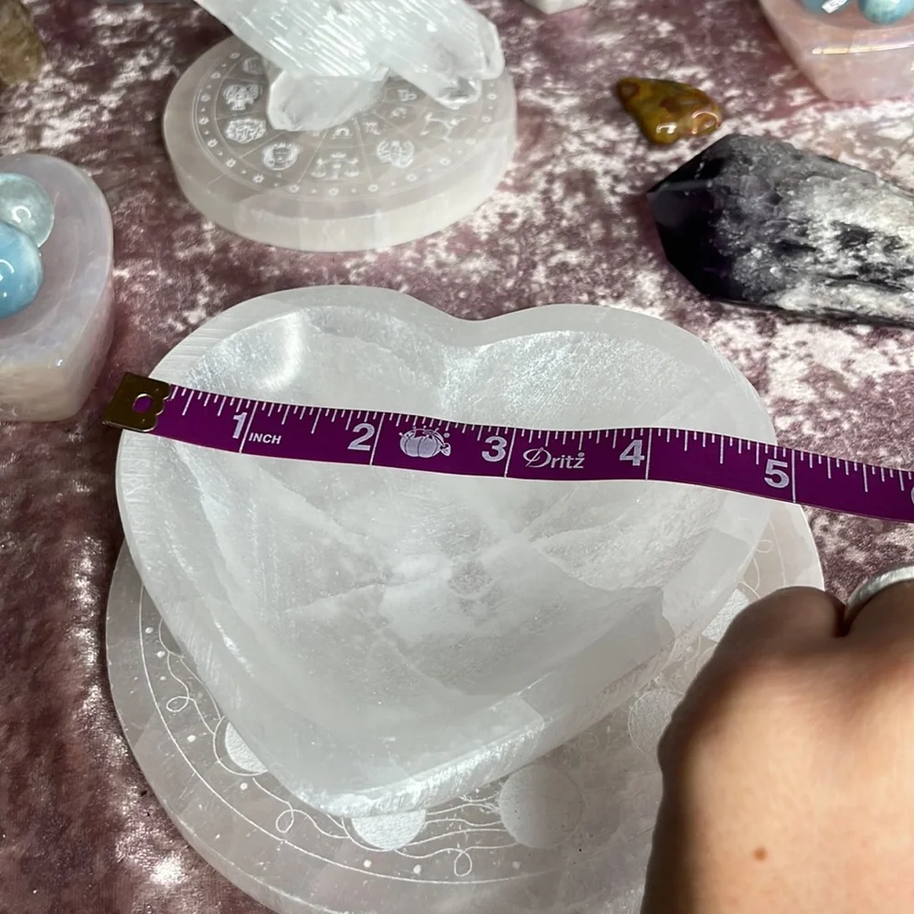 🤍 Selenite heart bowl 🤍 - Picture 2 of 7